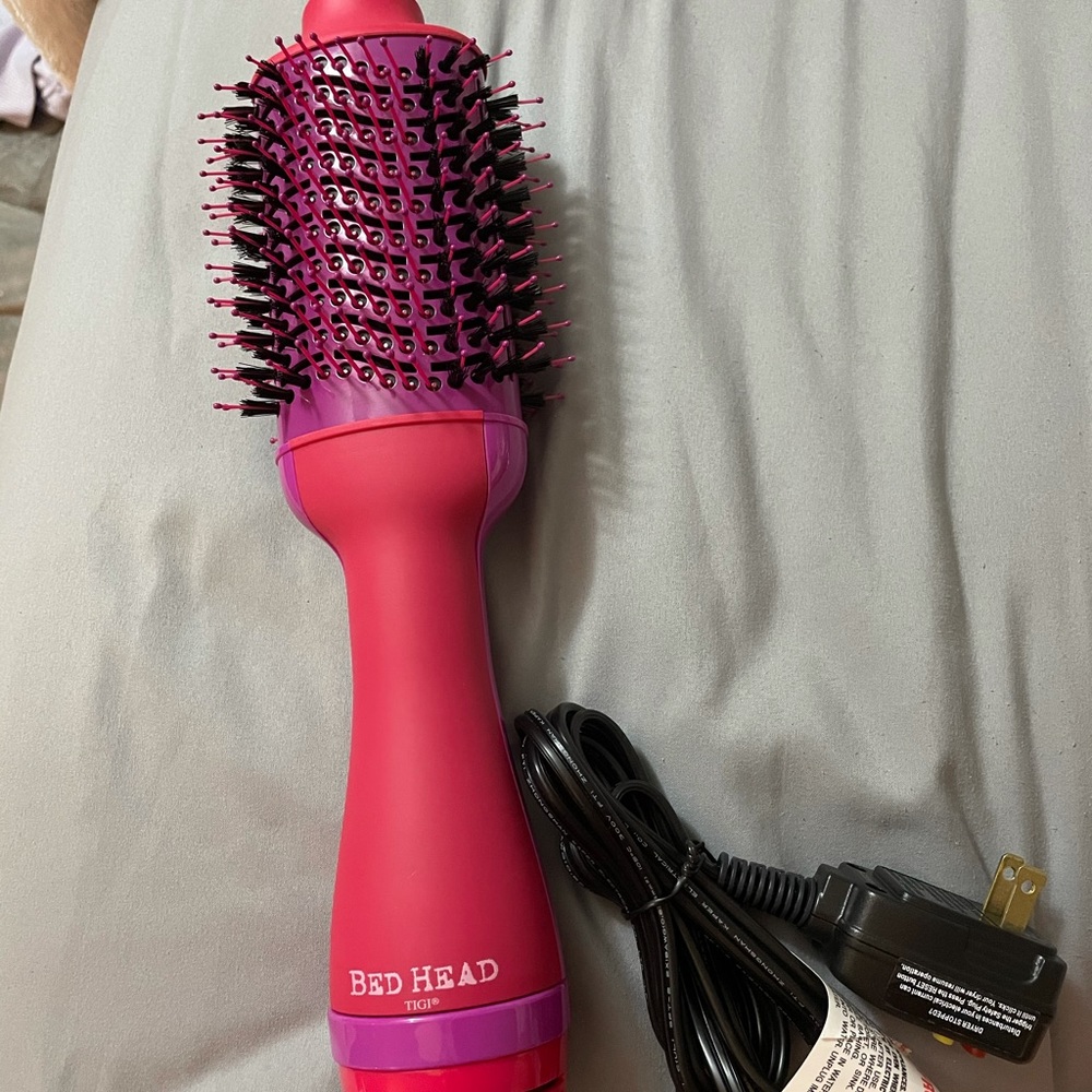 TIGI Bed Head blow dryer brush